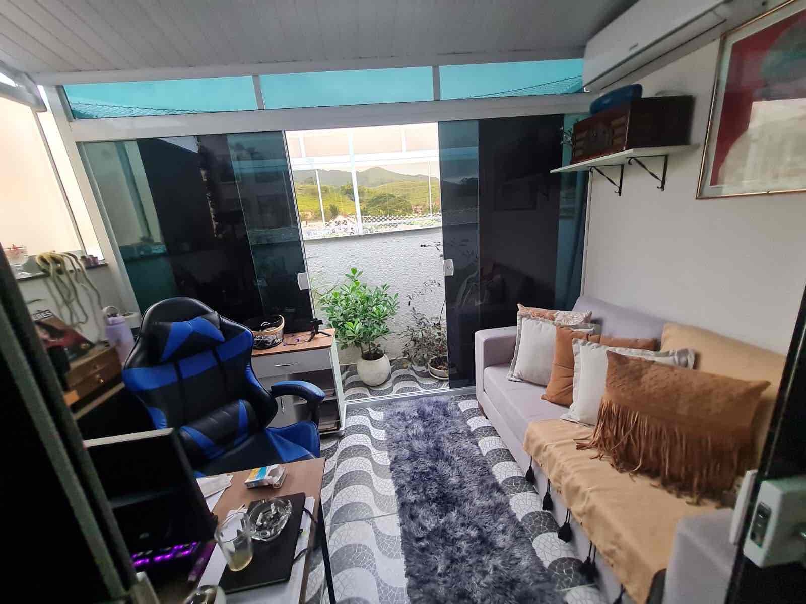 Escritório com vista e acesso ao terraço